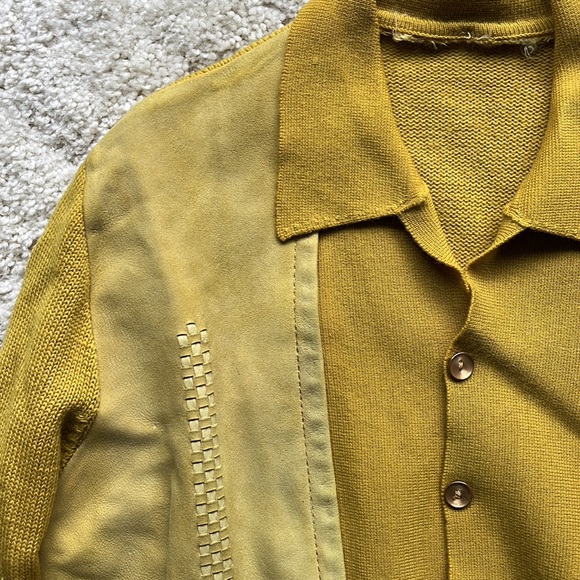Vintage chartreuse sweater with suede detail - Picture 2 of 5
